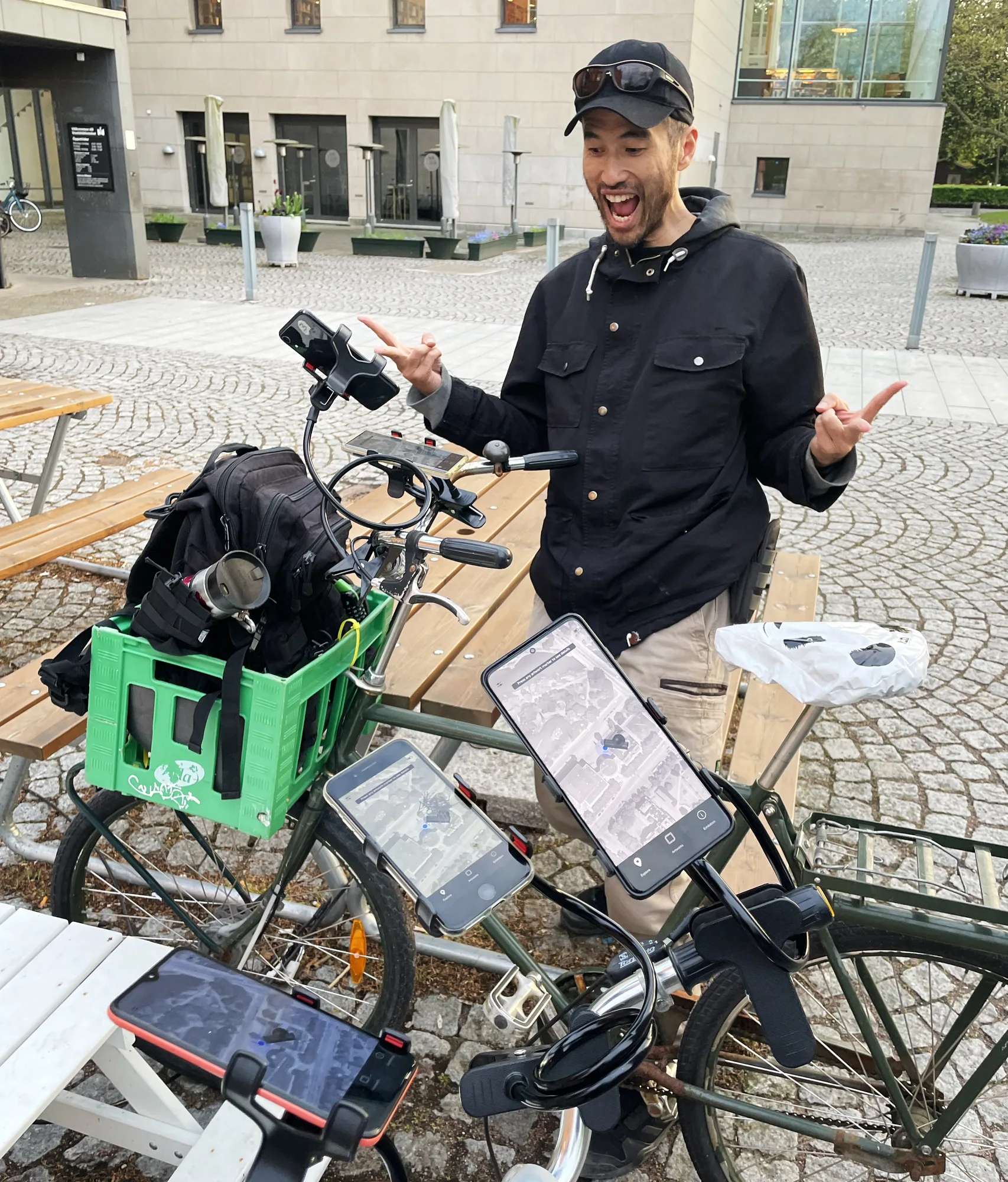 Two bikes with three phones mounted on each, used for manual multiplayer testing